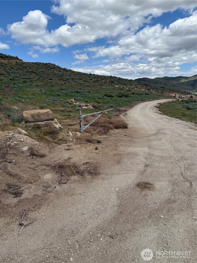 3 Ruttin Ridge Rd, Methow, WA 98834 - photo 4