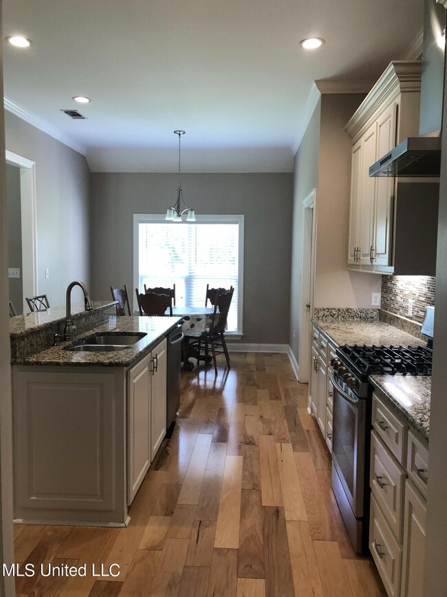 217VictoryRd_21254_5