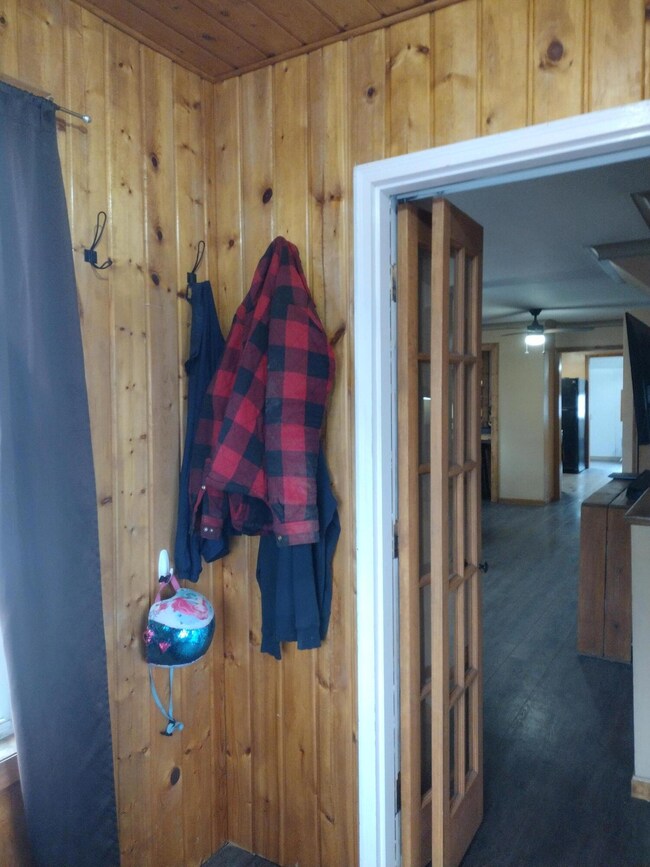 Front mudroom (2)