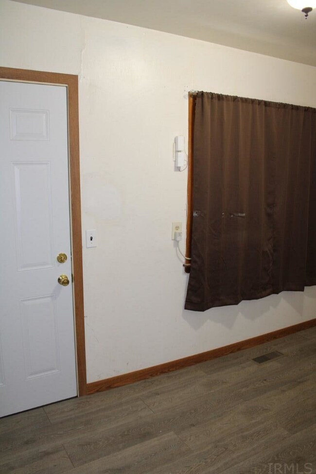 32 6th St SE, Linton, IN 47441 - photo 2