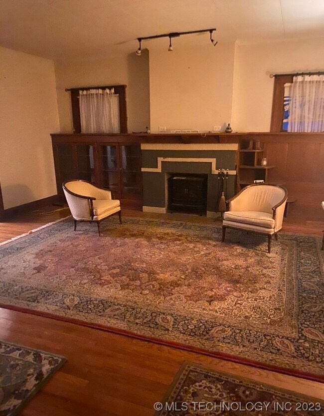 816 N Okmulgee Ave, Okmulgee, OK 74447 - photo 3