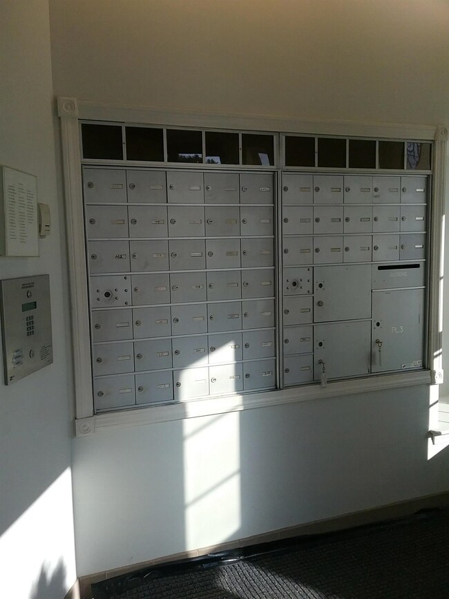 486 Nashua St unit 110, Milford, NH 03055 - photo 4