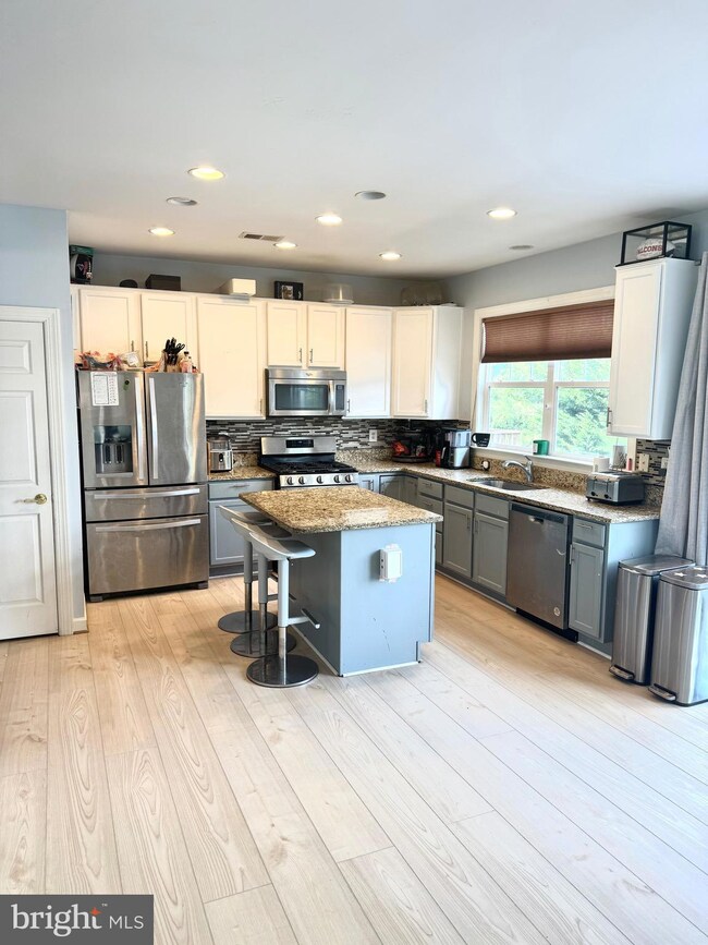 8186 Cobble Pond Way, Manassas, VA 20111 - photo 4