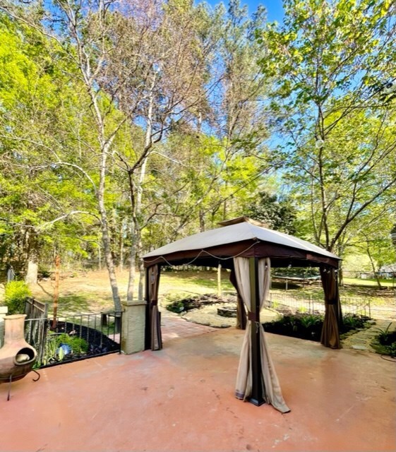 Covered Entertaining Area