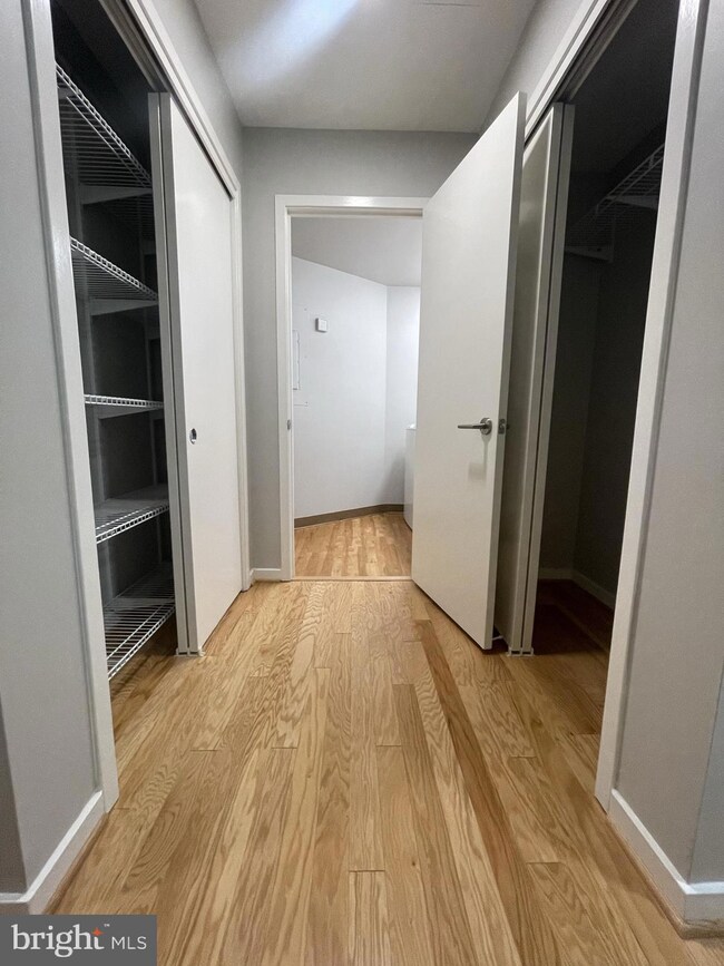 11500 Fairway Dr unit 305, Reston, VA 20190 - photo 3