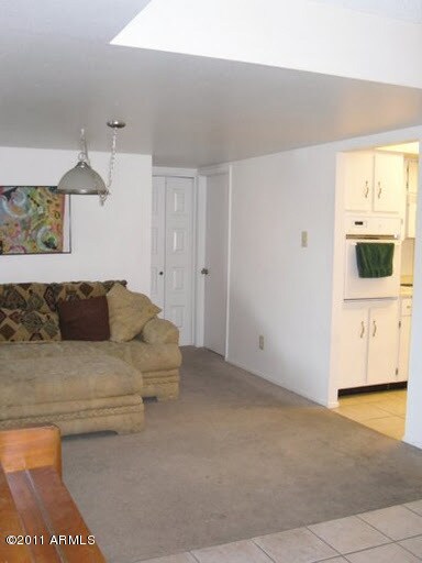Family room/Kitchen entry