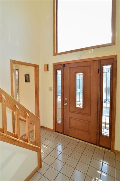 SPARKLING 2 STORY FOYER - BRAND NEW FRONT DOOR