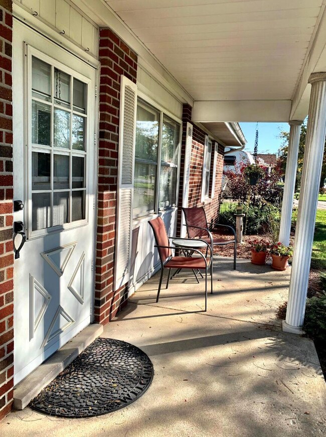 1104 Middle St, Wapakoneta, OH 45895 - photo 7