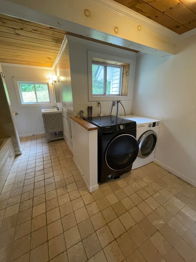 741 Journeys End, Rutland, VT 05701 - photo 6