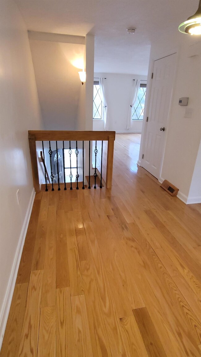 24 Winrow Dr, MerriMacK, NH 03054 - photo 5