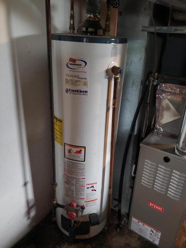 1873-1875 Hampstead Dr, Columbus, OH 43229 - photo 5