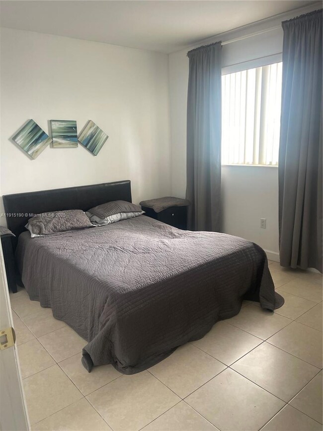 Shamrock Coral Gables unit 410, Miami, FL 33145 - photo 4