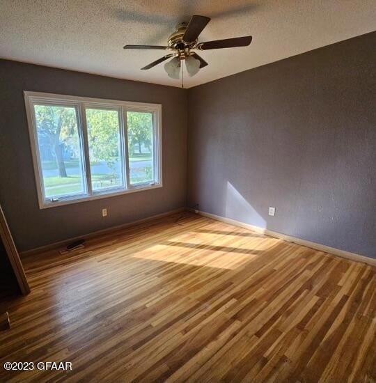 1416 14th Ave S, Grand Forks, ND 58201 - photo 5