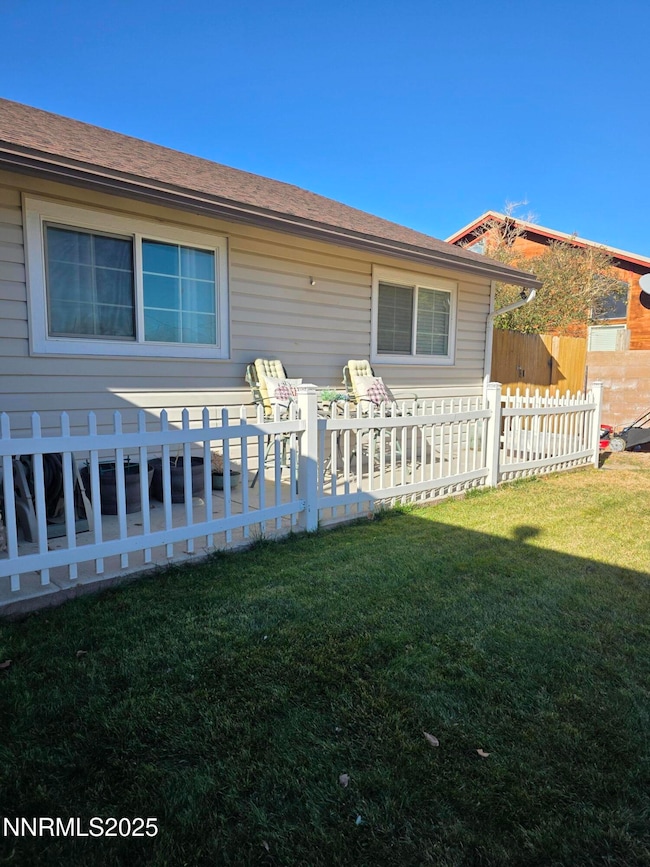 455 Connely St, Hawthorne, NV 89415 - photo 4