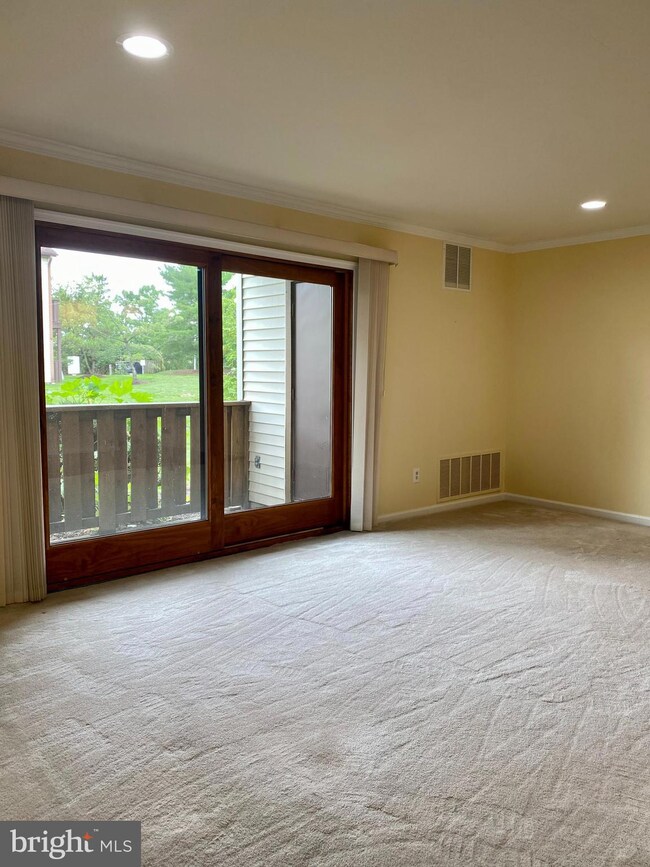 407 Lindsey Ct unit 407, Marlton, NJ 08053 - photo 7