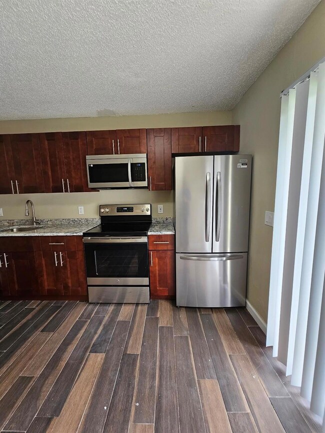 4876 Orleans Ct unit B, West Palm Beach, FL 33415 - photo 7