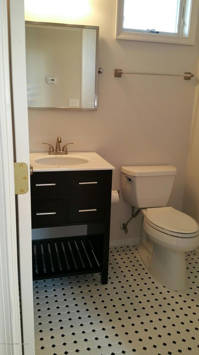 1st Floor bath