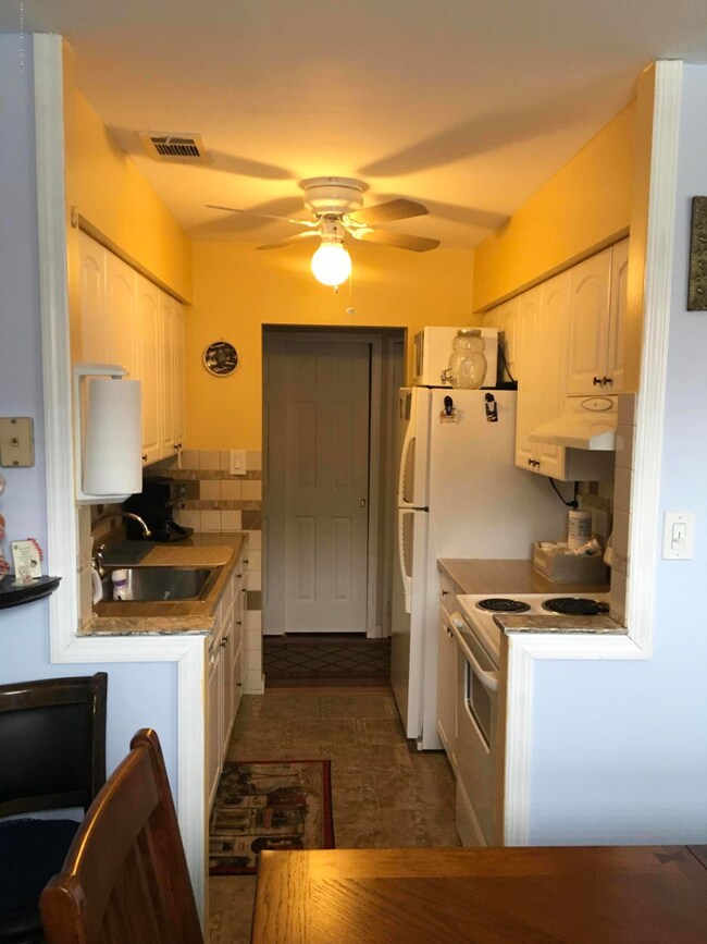 920 Armstrong Ave unit 1-2, Staten Island, NY 10308 - photo 6