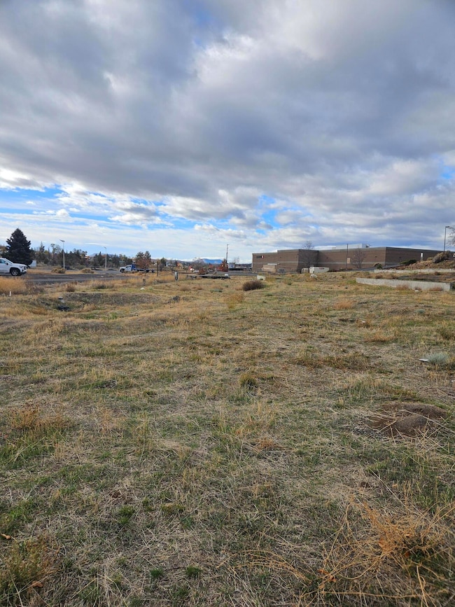 702 NE Highway 97, Madras, OR 97741 - photo 2