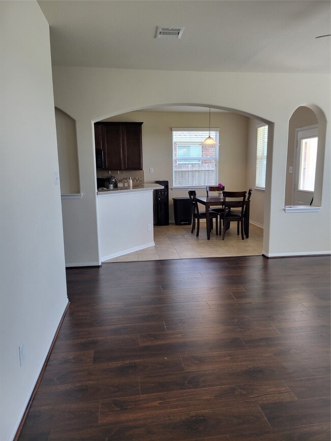 371 Lake Line Dr, Alvin, TX 77511 - photo 7