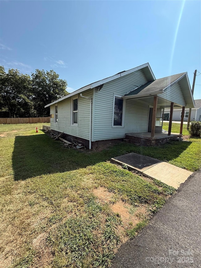 907 3rd Street Ct SW, Hickory, NC 28602 - photo 2
