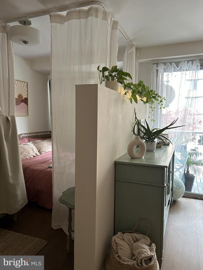 Potomac Plaza Terraces unit 216, Washington, DC 20037 - photo 5