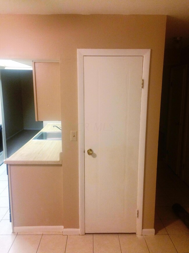 dwnstrs_kitchen_4