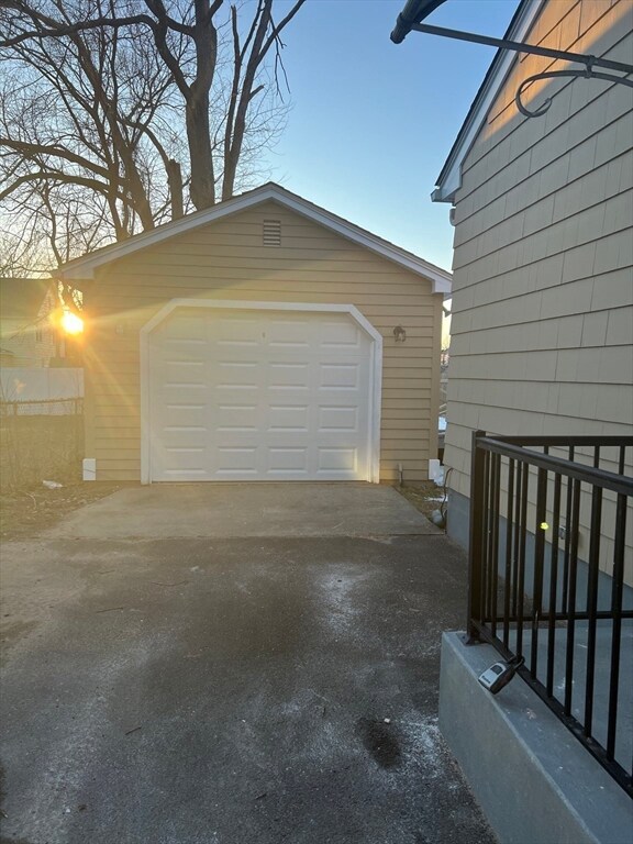 72 Clement St, Springfield, MA 01118 - photo 2