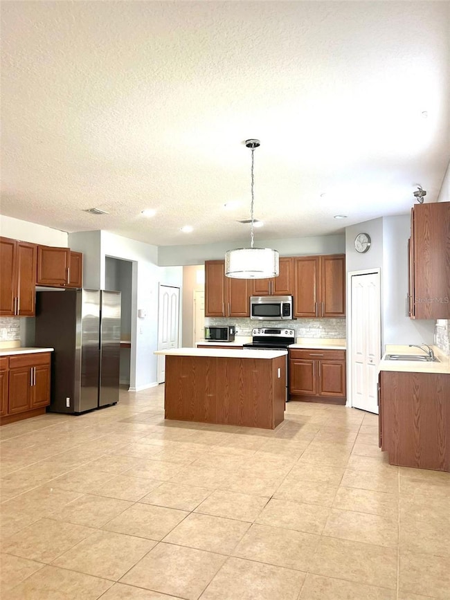 5588 Sycamore Canyon Dr, Kissimmee, FL 34758 - photo 2