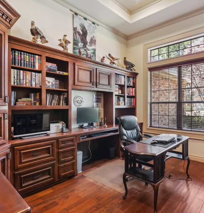 Beautiful customized office/library