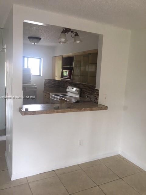 4345 W 12th Ln unit 8C, Hialeah, FL 33012 - photo 2