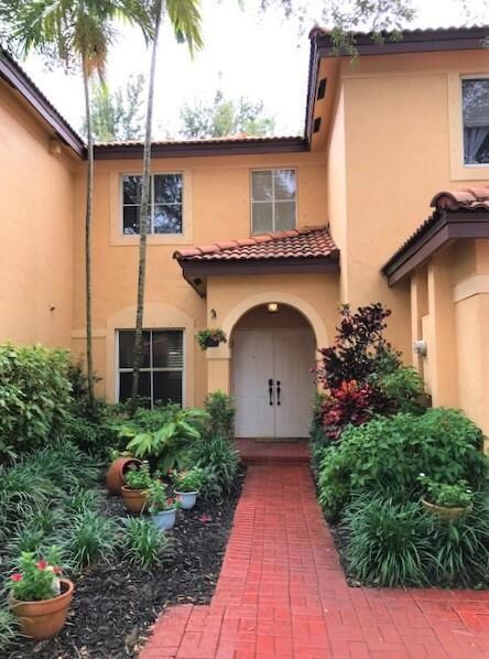 14010 S Forest Oak Cir, Davie, FL 33325 - photo 2