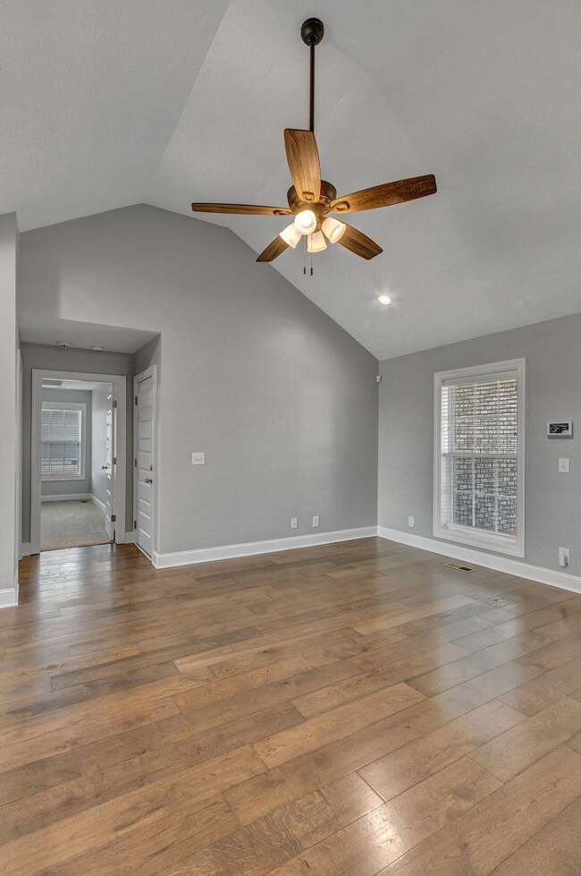 403 Rose Ln, Shelbyville, TN 37160 - photo 7