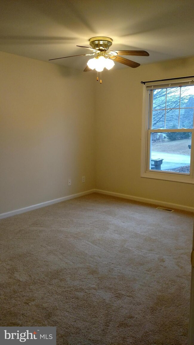 10721 Cobblestone Dr, Spotsylvania, VA 22553 - photo 5