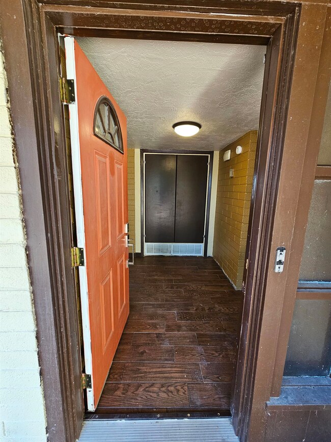 1402 Mountain View Ave, Alamogordo, NM 88310 - photo 7