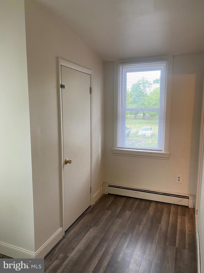 725 W Broad St unit 2, Quakertown, PA 18951 - photo 7