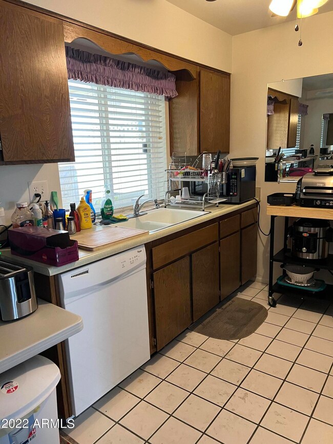 13608 N 111th Ave, Sun City, AZ 85351 - photo 7