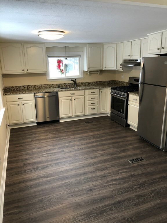 4 C St, Merrimac, MA 01860 - photo 3