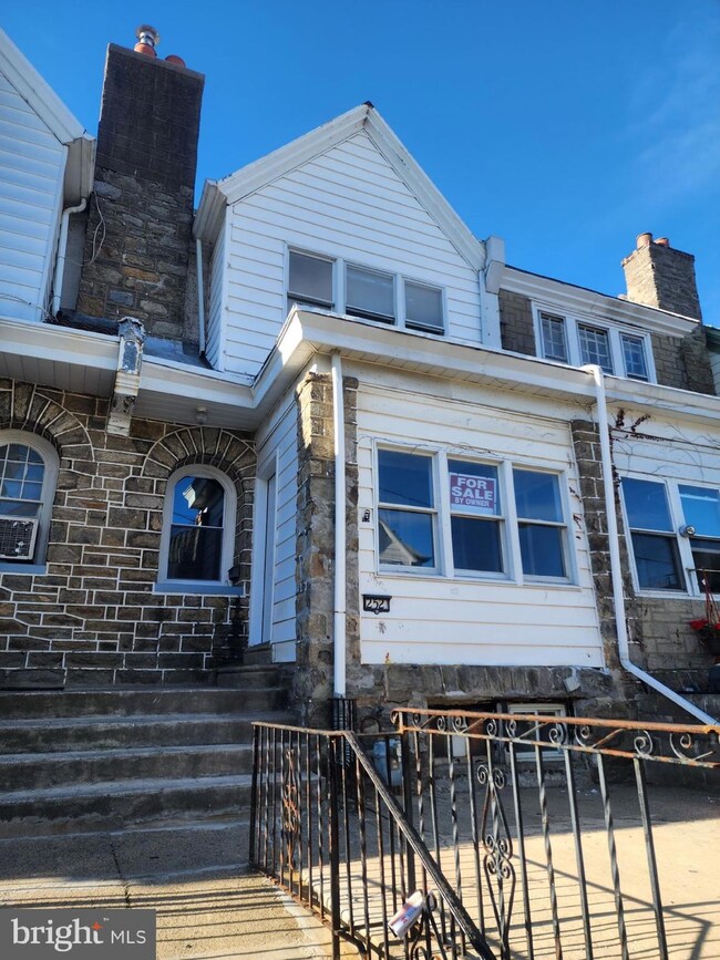 252 Avon Rd, Upper Darby, PA 19082 - photo 2