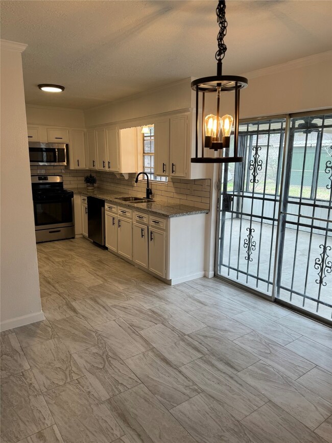 dining /kitchen area