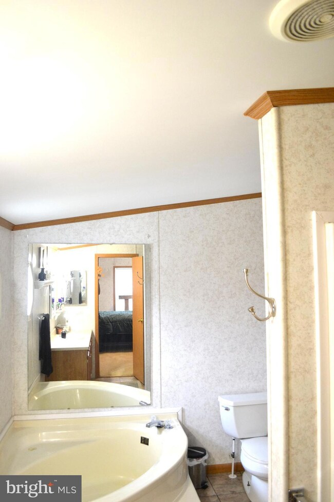 10 Rosewood Ln, Phoenixville, PA 19460 - photo 5