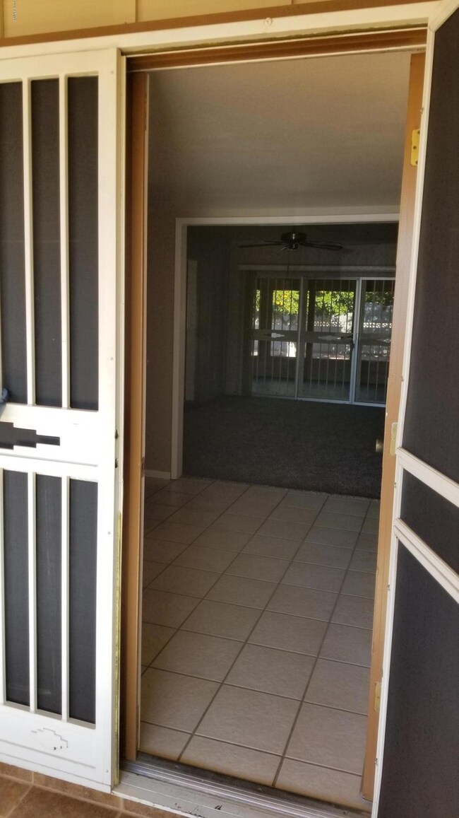 9952 W Tarrytown Ave, Sun City, AZ 85351 - photo 4