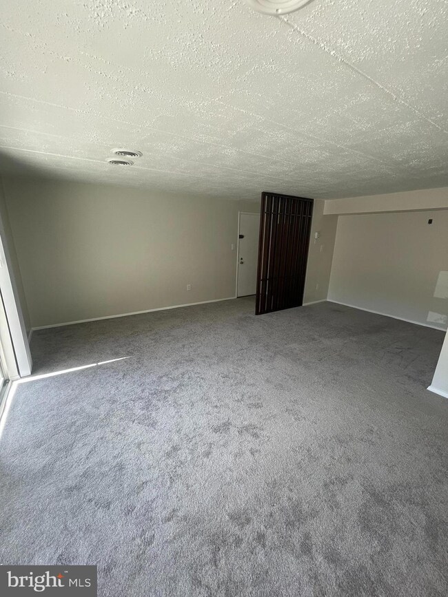 2618 Ft Farnsworth 3b Rd unit 233, Alexandria, VA 22303 - photo 5