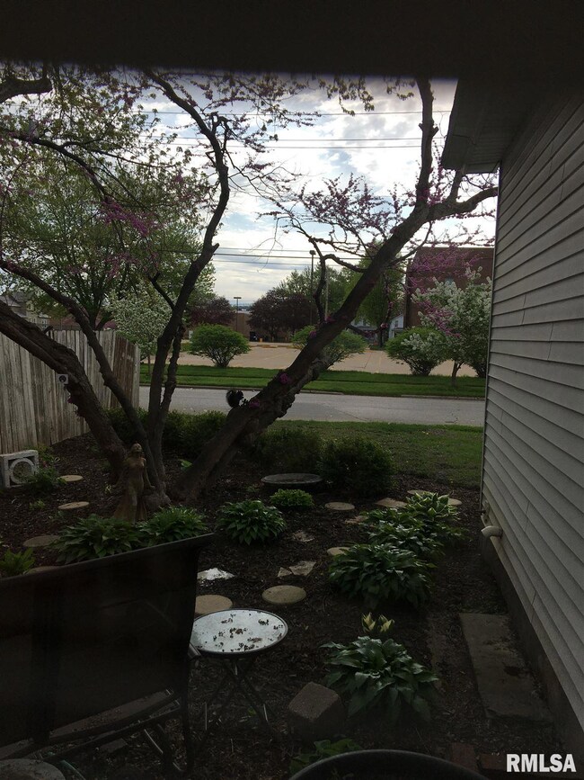 1704 Pershing Ave, Davenport, IA 52803 - photo 6