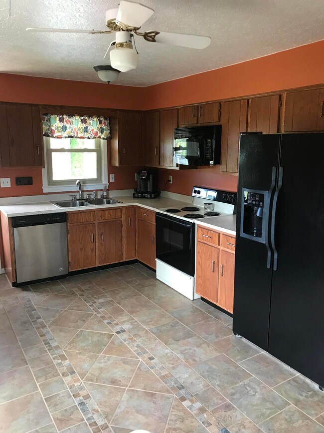 231 Harrison Cir, Mount Washington, KY 40047 - photo 5