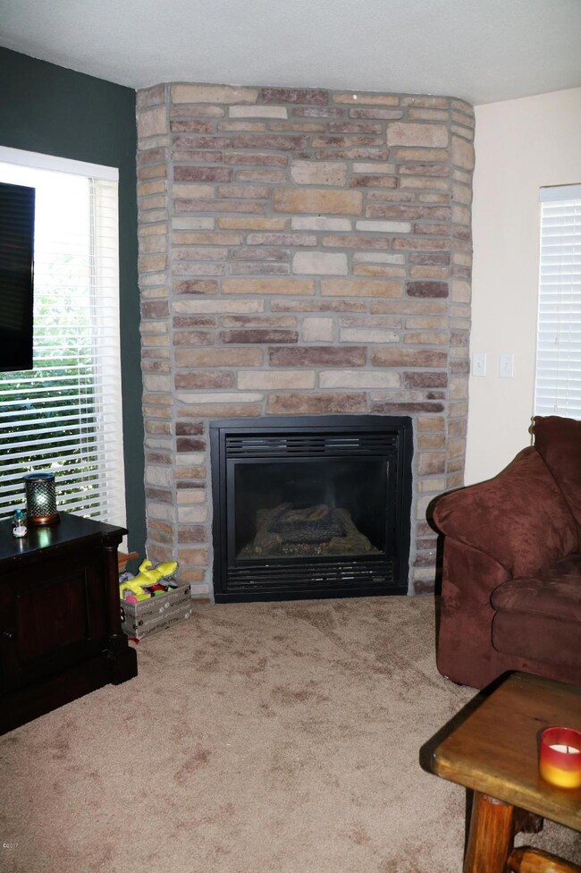 127 S Cedar Dr, Kalispell, MT 59901 - photo 4