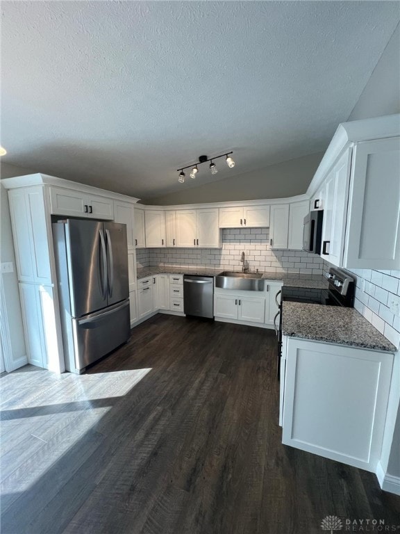 4900 Caprice Dr, Middletown, OH 45044 - photo 6