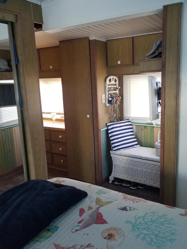 371 Bedroom