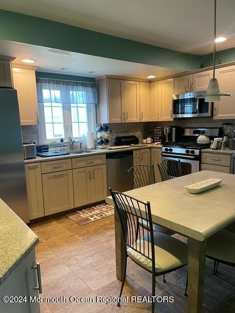 Eat in kitchen