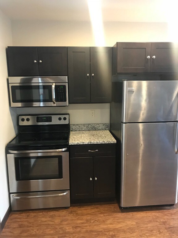 189 Maple St unit 1, Danvers, MA 01923 - photo 2